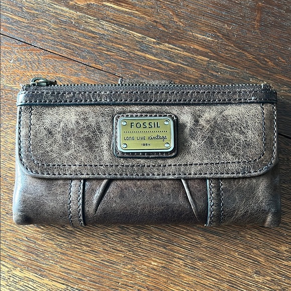 Fossil Brown Leather Wallet - Picture 1 of 12